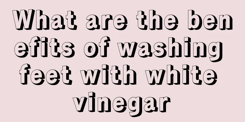 What are the benefits of washing feet with white vinegar