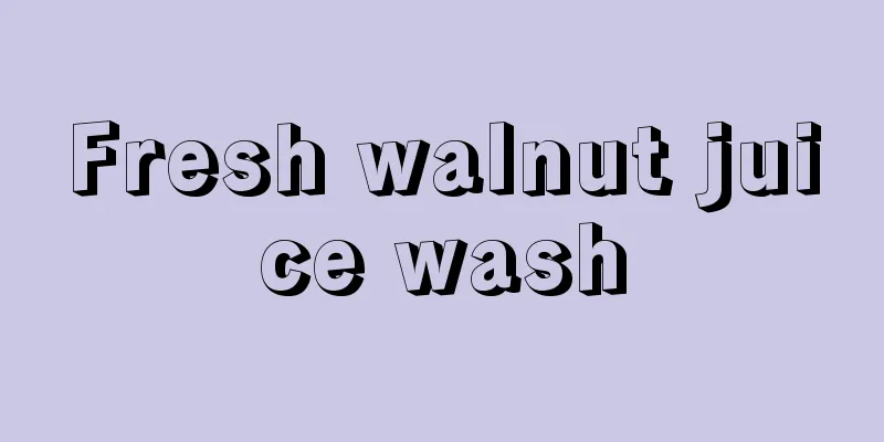 Fresh walnut juice wash