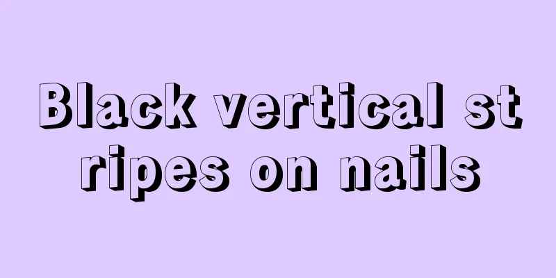 Black vertical stripes on nails