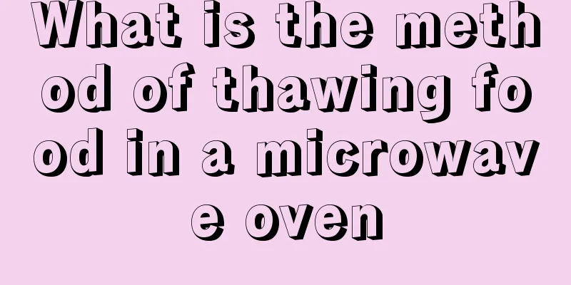 What is the method of thawing food in a microwave oven